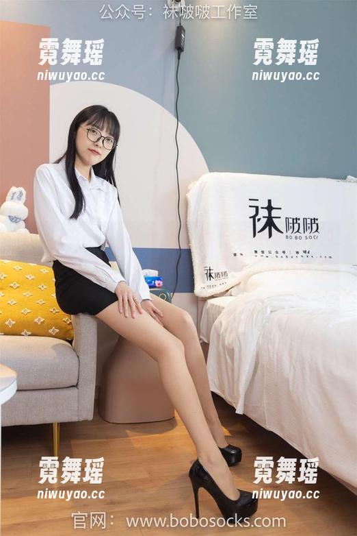 BoBoSocks袜啵啵-稚予 BoBoSocks袜啵啵 - 稚予带来的水花四溅,免费套图中竟然还有这样的裸足实验?