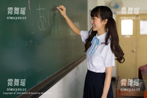 BoLoli菠萝社-柳侑绮 BoLoli菠萝社 - 柳侑绮的职业装写真–每一件都是斗志的象征,真想下载一身!