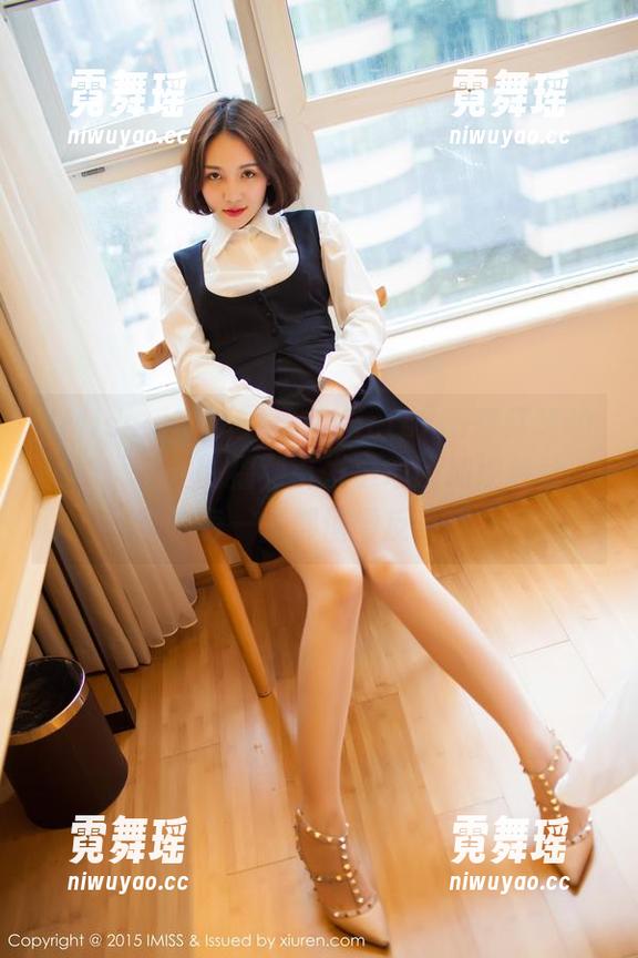 IMiss爱蜜社-果儿Victoria IMiss爱蜜社 - 果儿Victoria穿红裙的姿势,妥妥的福利引发小心脏加速跳动,图集中每一张都值得反复欣赏!