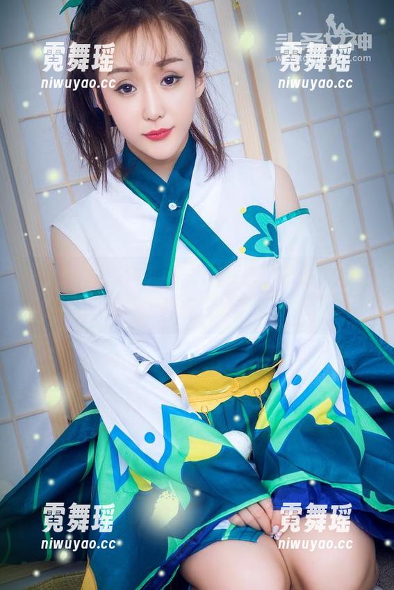 TouTiao头条女神-周熙妍 TouTiao头条女神 - 周熙妍这学姐,果然是美图界的“另类”。