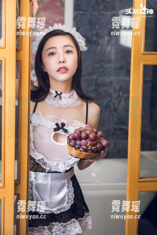 TouTiao头条女神-秦若兮 TouTiao头条女神 - 泳衣,秦若兮的原图。她在水边的姿势其实很有“惹人瞩目”的气场。