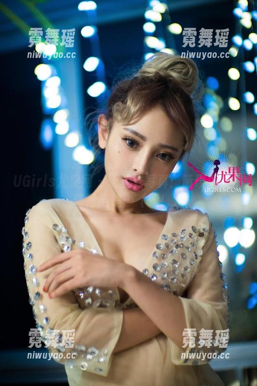 UGirls尤果网 - 无圣光写真：萌琪琪的吊带背后是…（嘘！）