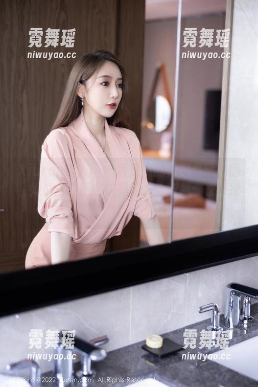 Xiuren秀人网-唐安琪 Xiuren秀人网 - 唐安琪的校园私藏美图,她说:“图书馆里的人太安静,快来抢镜!”