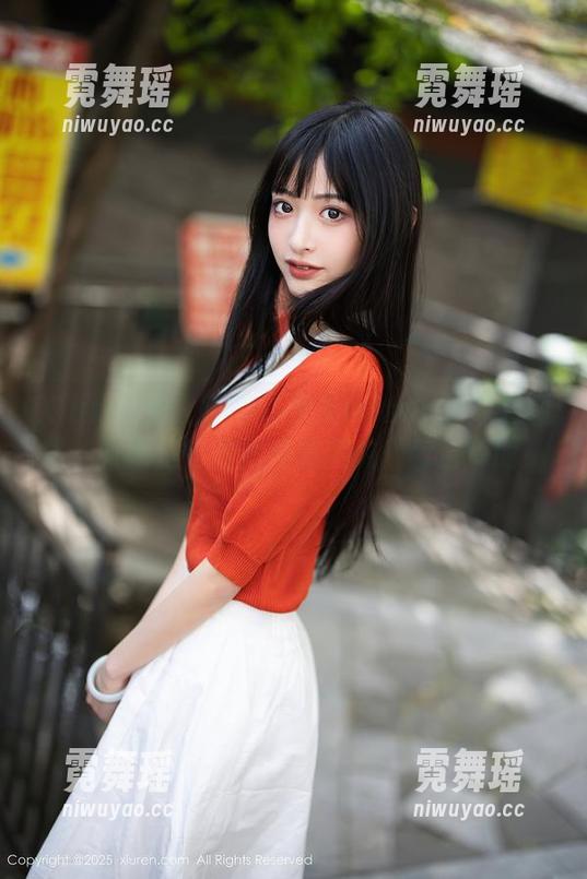 Xiuren秀人网-小泡芙winna Xiuren秀人网 - 小泡芙winna的泳装图集,看她是如何把沙滩变成“舞台”的!