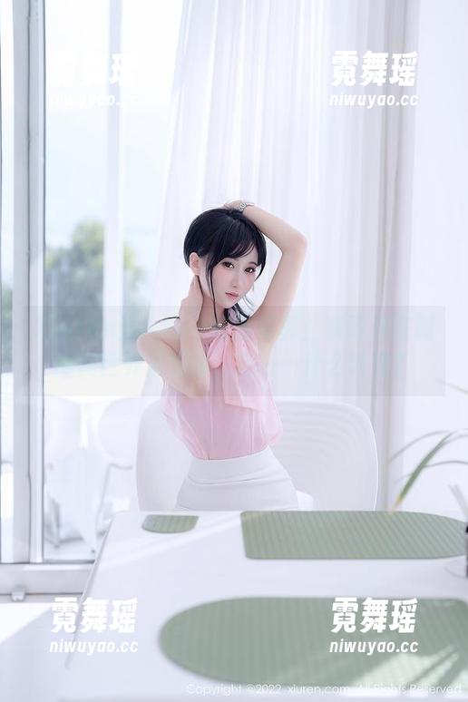 Xiuren秀人网-李丽莎 Xiuren秀人网 - 最新写真:李丽莎在制服的世界里漫步,嗯……什么味道?