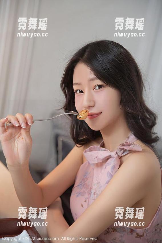 Xiuren秀人网-萌琪琪Irene Xiuren秀人网 - 同样是红裙,萌琪琪Irene把“美”演绎得像调色盘似的——美图图集来袭!