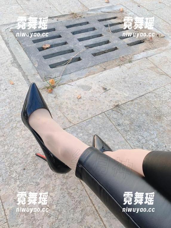 丝月神 微密圈 - 丝月神最新图包,黑色筒袜高跟,没想到我的袜子可以这么“傲娇”!