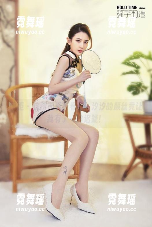 丽柜-汐汐 丽柜 - 这图册看着看着,汐汐的颜丝竟让我有了一丝迟疑!