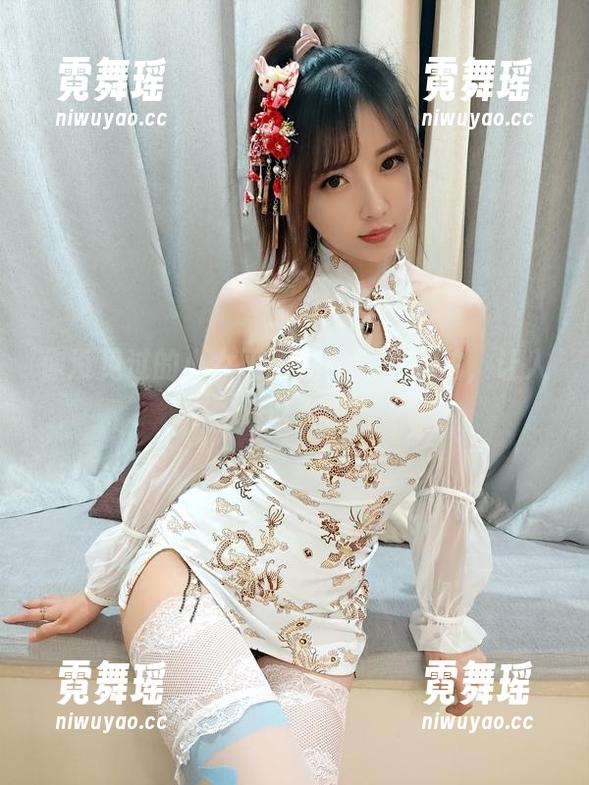 小女巫露娜 你没见过的小女巫露娜:教室私拍,让人难以专心