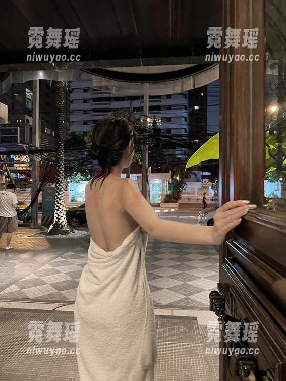 就是阿朱啊 微密圈 - 就是阿朱啊的兔子警官写真,分享一下这份“可爱”的奇葩展现吧。