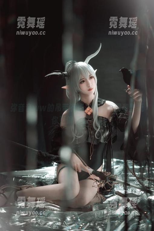 弥音音ww 弥音音ww的吊带有点出圈,原图和壁纸,你更偏爱哪一款?