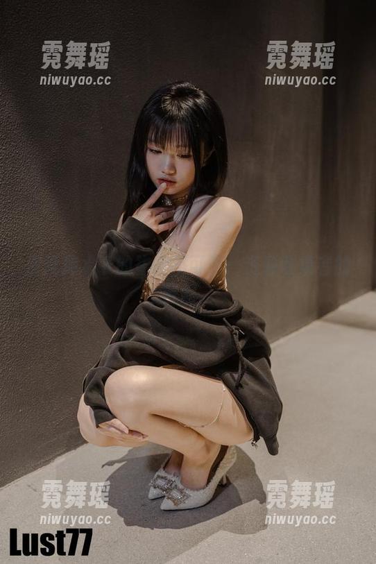 柒柒不可爱 皮死库水下的柒柒不可爱:资源收集者的苦闷。