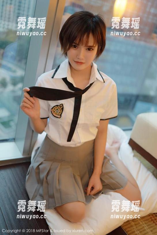模范学院-SiByl李思宁 模范学院 - SiByl李思宁:透明与不透明的纠结,写真图册里,上演了一场“大戏”。