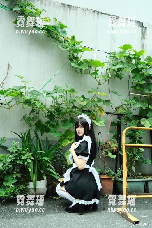 泡茶时间来张私房美图，白莉爱吃巧克力的霞沢美游，不过我还是想换个姿势看这张。