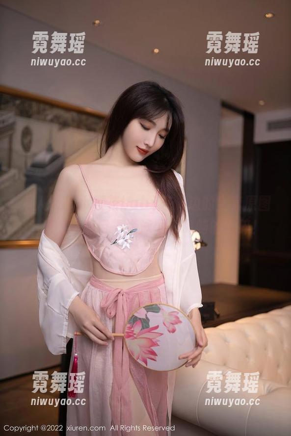 秀人网-小樱花baby 秀人网 - 小樱花baby在海边的全套原图,遗憾没有带上游泳圈,岛屿的心碎!
