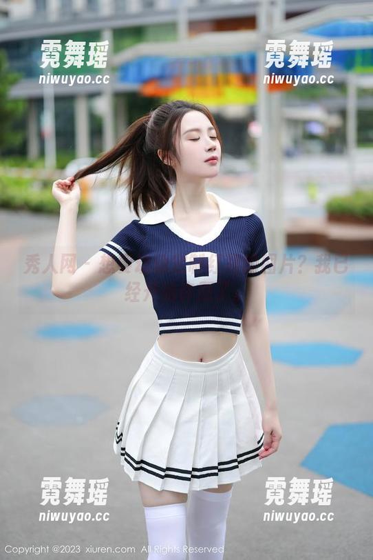 秀人网-幼幼 秀人网 - 想要幼幼定制红裙的图片?我已经开始许愿了。