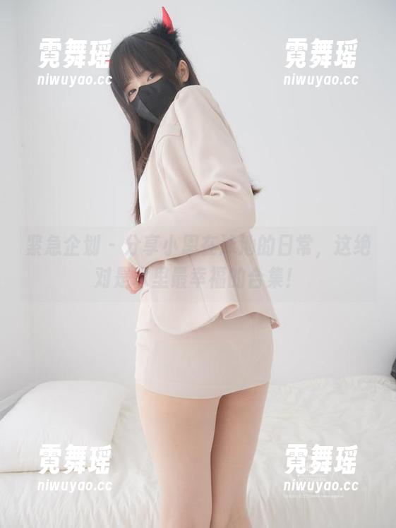 紧急企划 - 分享小恩在泳池的日常，这绝对是水里最幸福的合集！