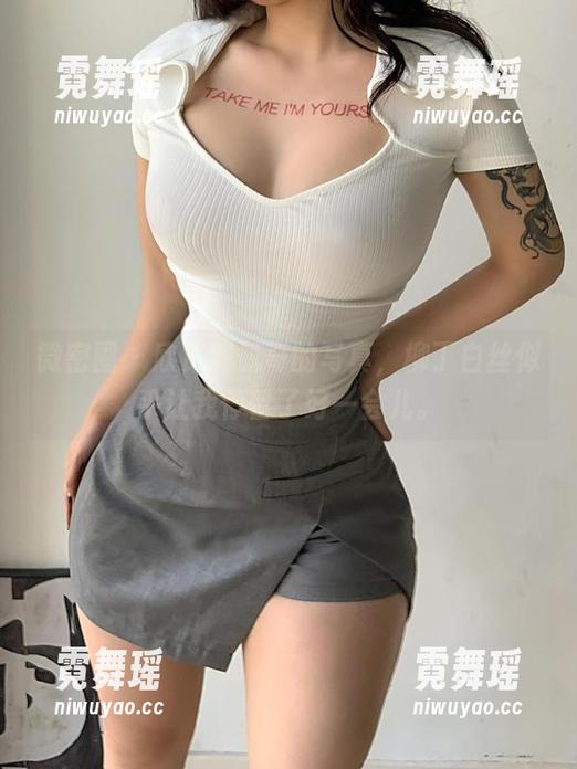 陈佩奇 微密圈 - 欣赏陈佩奇的写真,柳丁白丝似乎让我停留了好一会儿。