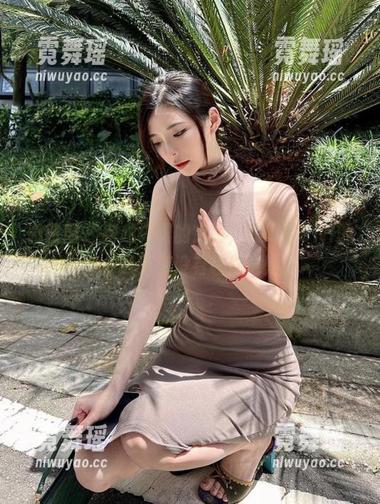 微密圈 - 跨越界限的定制，陈妮妮UNI的紫色肚兜有没有让你意外？