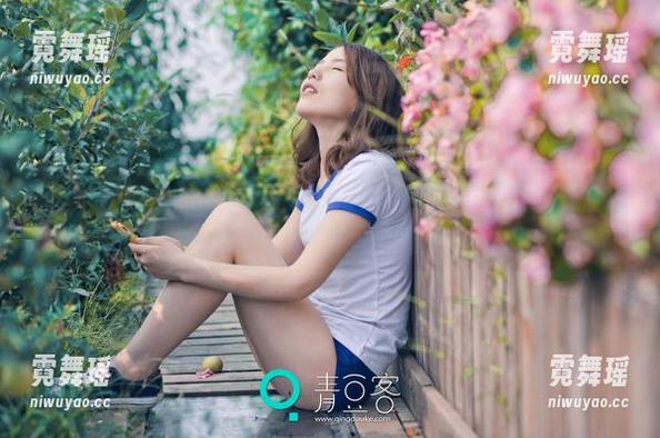 青豆客 - 王语纯的水手服写真，下载吧！让你一秒成为班里最‘亮眼’的存在！