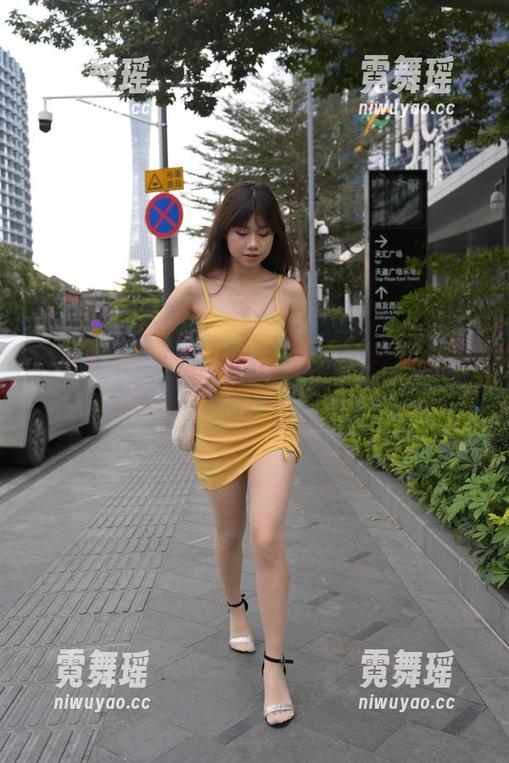魔镜街拍-楼楼 魔镜街拍 - 楼楼白色连衣裙图集:我能用它来代替我的整个衣橱吗?
